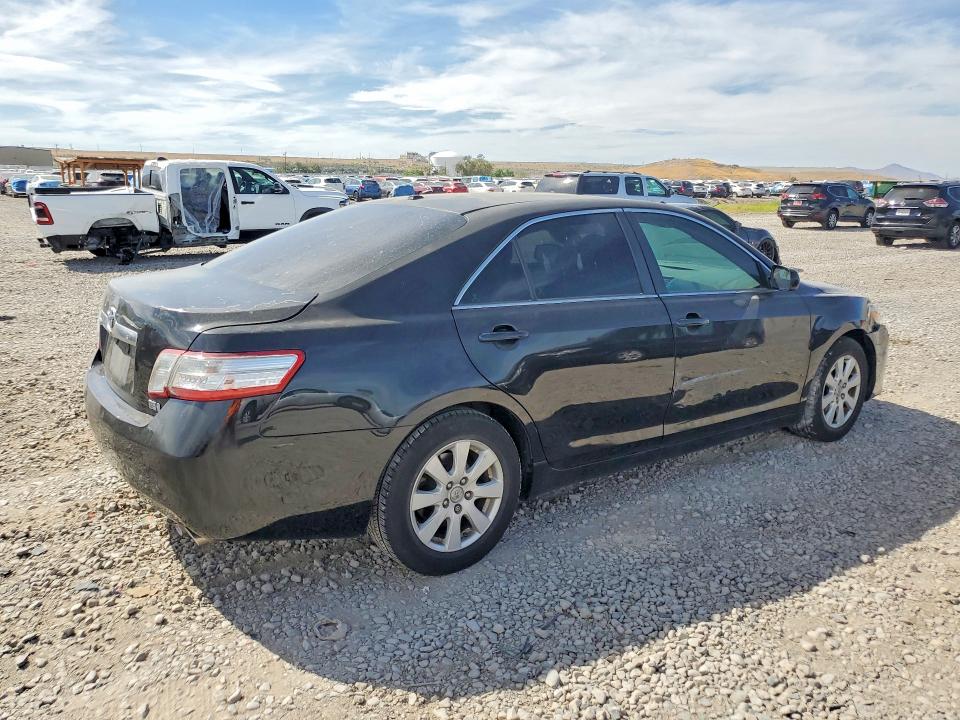 Photo 3 from auction – 2011 TOYOTA CAMRY with VIN 4T1BB3EK3BU140954