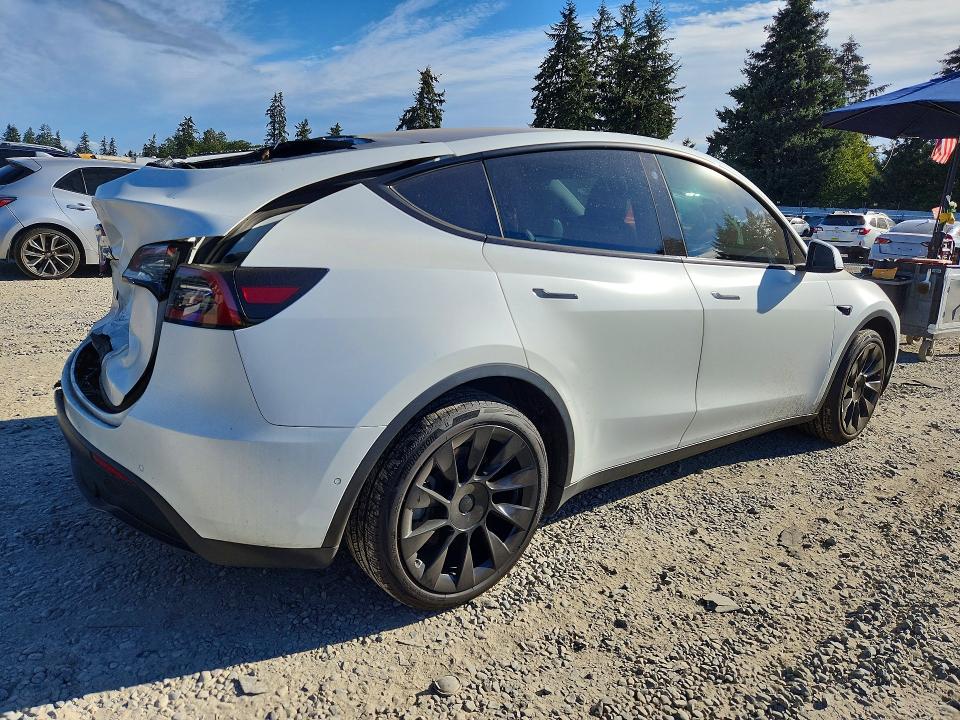 Photo 3 from auction – 2022 TESLA MODEL Y with VIN 7SAYGAEE4NF491998