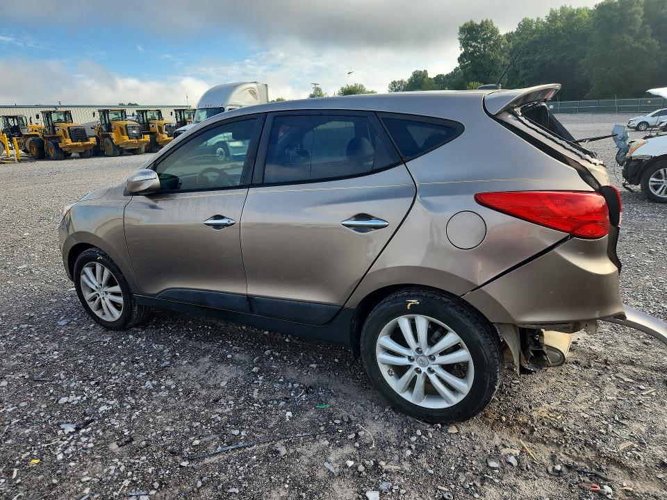 Photo 2 from auction – 2011 HYUNDAI TUCSON with VIN KM8JU3AC4BU153765
