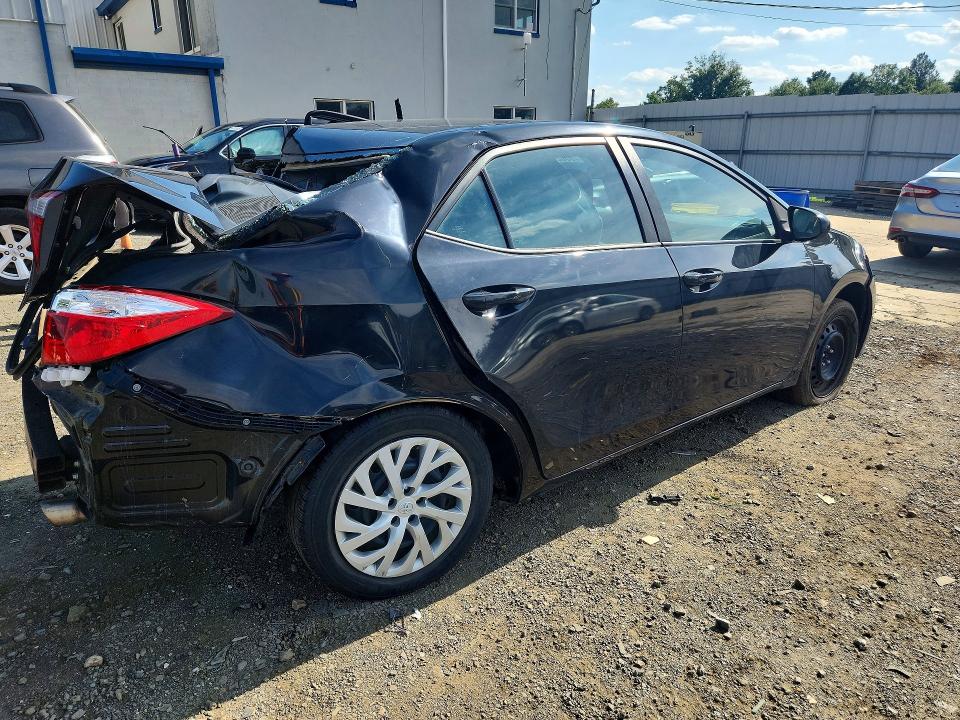 Photo 3 from auction – 2017 TOYOTA COROLLA with VIN 5YFBURHE4HP634253