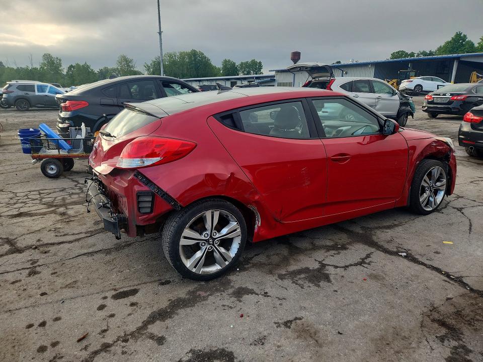 Foto 3 de la subasta – 2016 HYUNDAI VELOSTER con VIN KMHTC6AD5GU273183