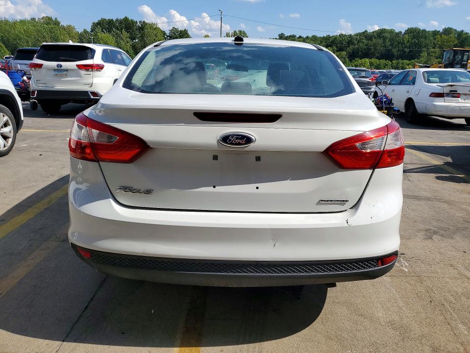 Photo 6 from auction – 2014 FORD FOCUS with VIN 1FADP3E21EL440846