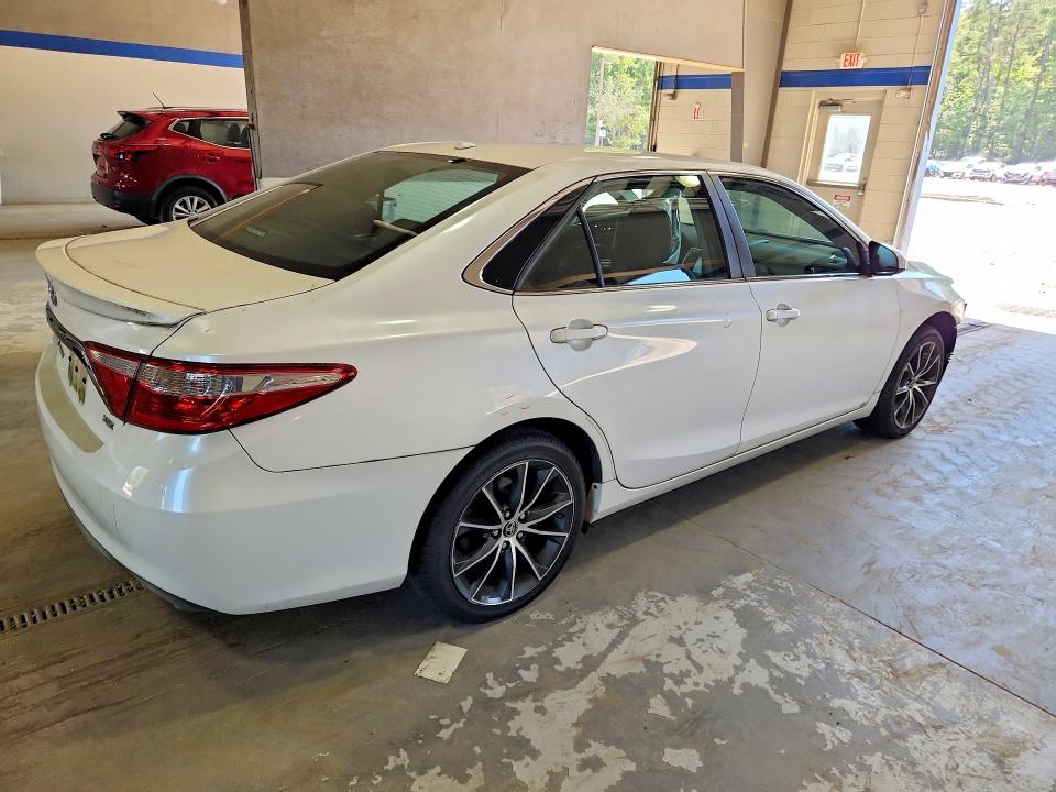 Photo 3 from auction – 2016 TOYOTA CAMRY with VIN 4T1BK1FK2GU569044