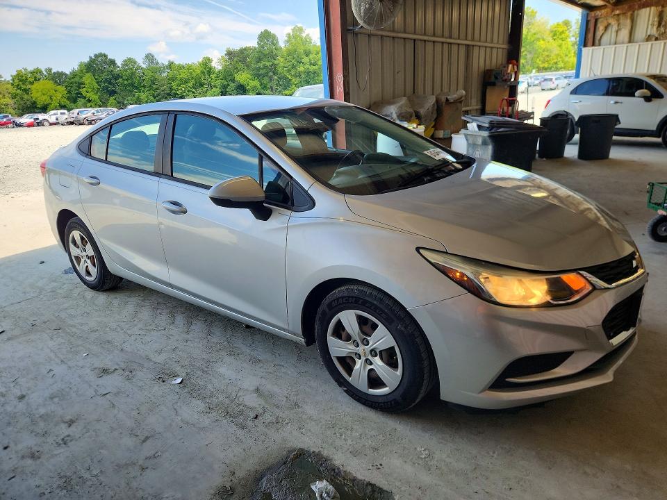 Photo 4 from auction – 2018 CHEVROLET CRUZE with VIN 1G1BC5SM5J7155772