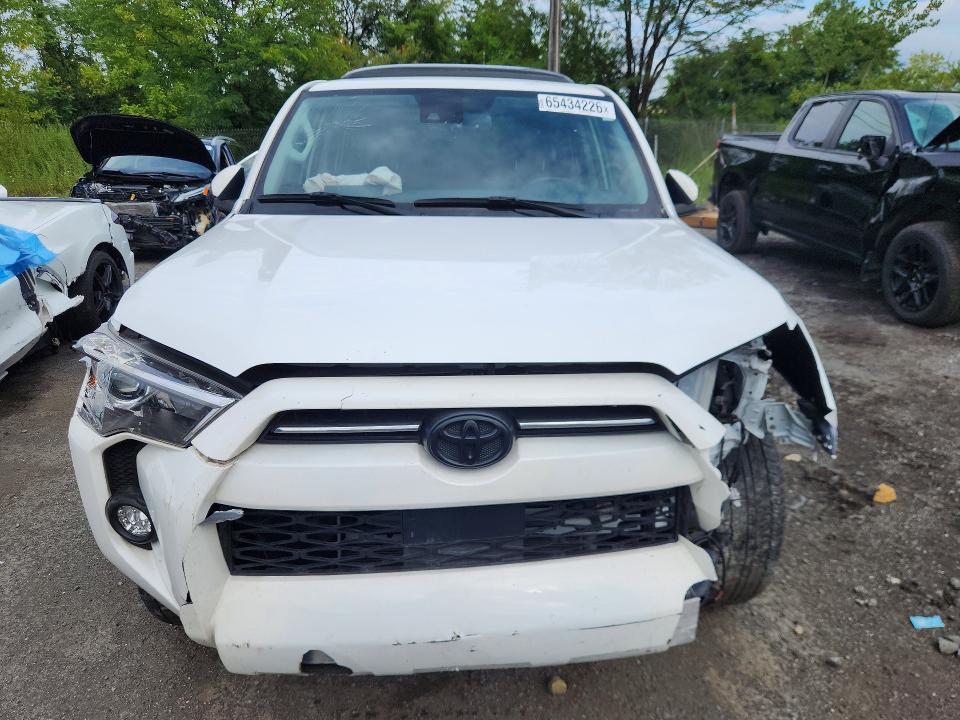 Photo 5 from auction – 2024 TOYOTA 4RUNNER with VIN JTEFU5JR6R5311808