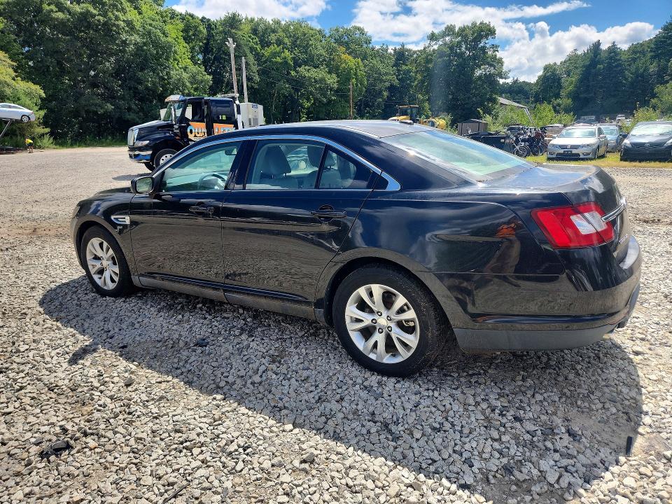 Photo 2 from auction – 2011 FORD TAURUS with VIN 1FAHP2HWXBG108502