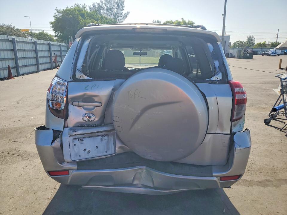 Foto 6 de la subasta – 2012 TOYOTA RAV4 con VIN 2T3ZF4DV9CW143256