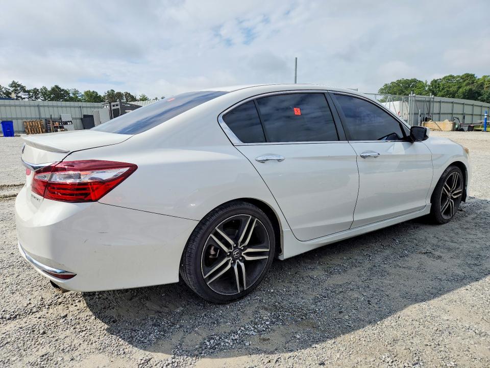 Photo 3 from auction – 2016 HONDA ACCORD with VIN 1HGCR2F51GA147354