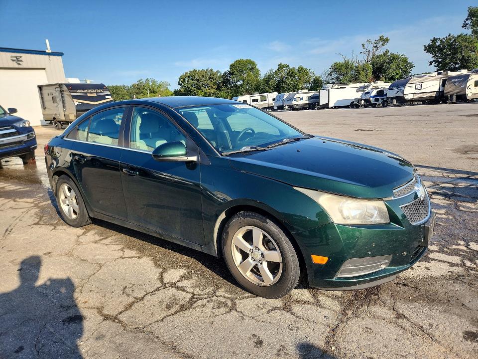 Photo 4 from auction – 2014 CHEVROLET CRUZE with VIN 1G1PC5SB0E7149825