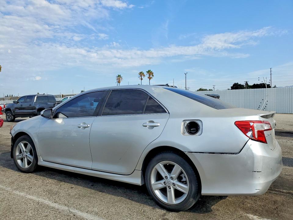Снимка 2 от търг – 2014 TOYOTA CAMRY с VIN 4T1BF1FK0EU824713