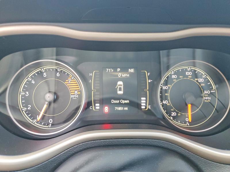 Photo 9 from auction – 2017 JEEP CHEROKEE with VIN 1C4PJLCS5HW643057