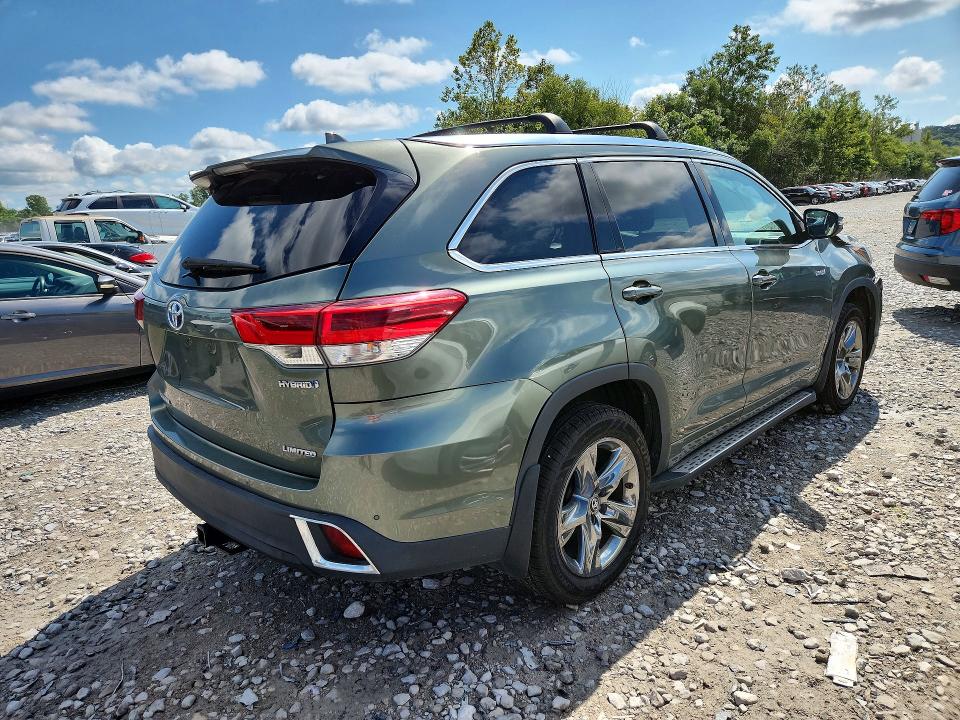 Photo 3 from auction – 2017 TOYOTA HIGHLANDER HYBRID with VIN 5TDDGRFH2HS024601