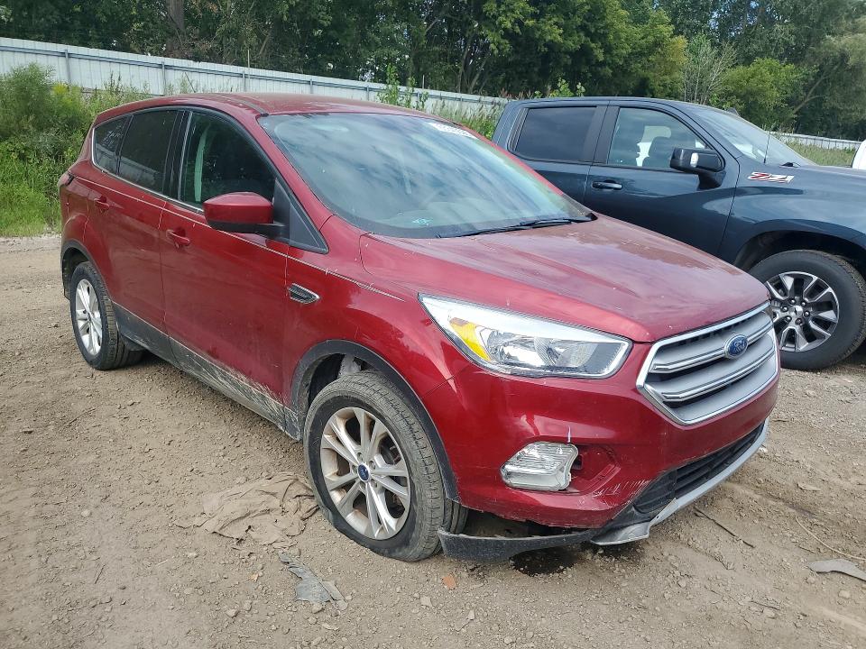 Photo 4 from auction – 2017 FORD ESCAPE with VIN 1FMCU0GD9HUD52021