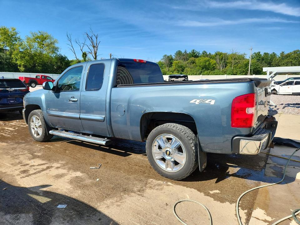 Photo 2 from auction – 2012 CHEVROLET SILVERADO with VIN 1GCRKSE7XCZ101663