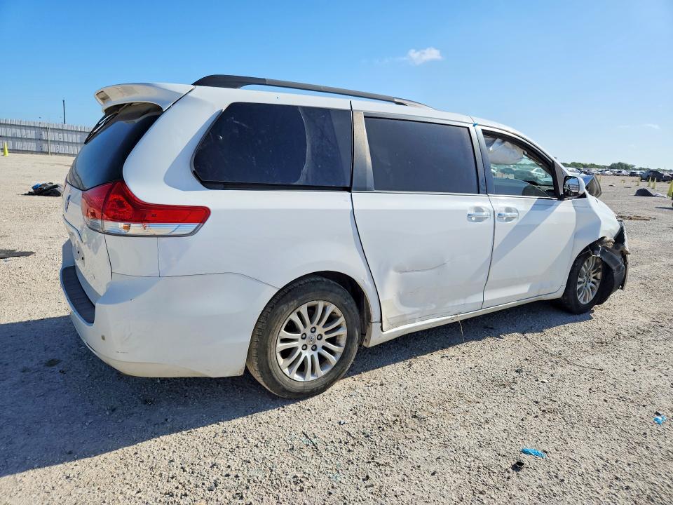Photo 3 from auction – 2014 TOYOTA SIENNA with VIN 5TDYK3DC7ES515438