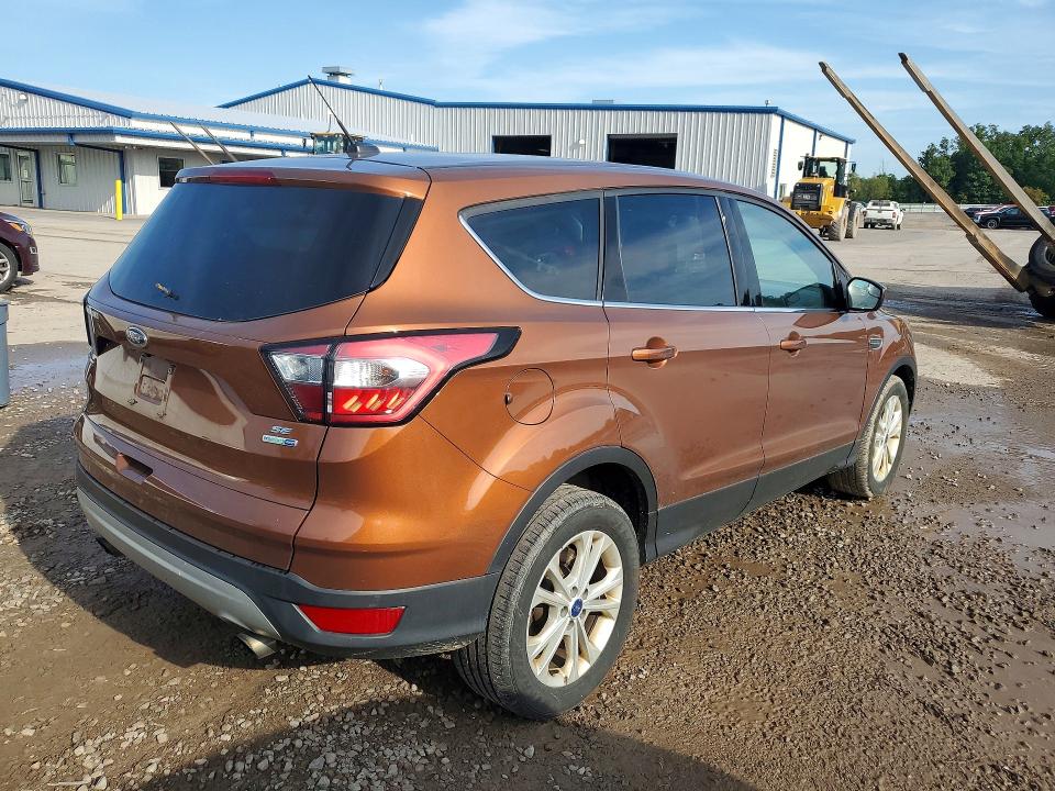 Photo 3 from auction – 2017 FORD ESCAPE with VIN 1FMCU9GD5HUF01013