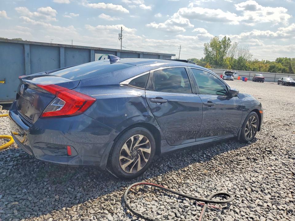 Photo 3 from auction – 2017 HONDA CIVIC with VIN 19XFC2F87HE042470