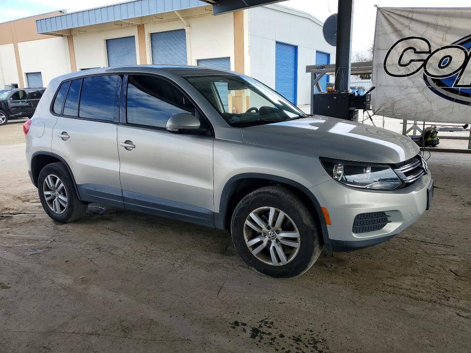 Photo 4 from auction – 2012 VOLKSWAGEN TIGUAN with VIN WVGAV7AX2CW607976