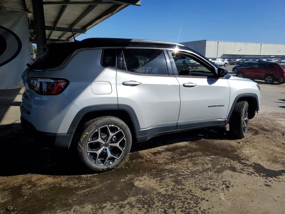 Photo 3 from auction – 2025 JEEP COMPASS with VIN 3C4NJDCN5ST557526
