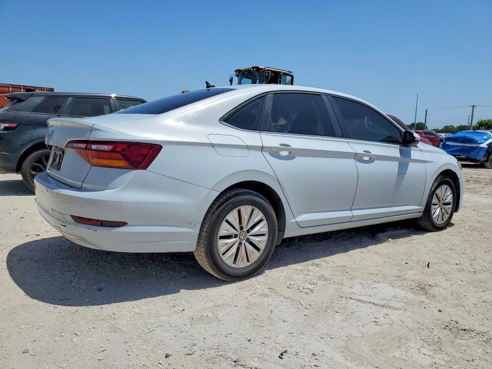 Photo 3 from auction – 2019 VOLKSWAGEN JETTA with VIN 3VWC57BU2KM074220