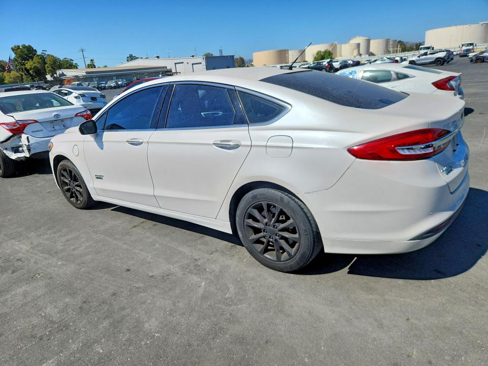 Photo 2 from auction – 2017 FORD FUSION with VIN 3FA6P0PU2HR379843