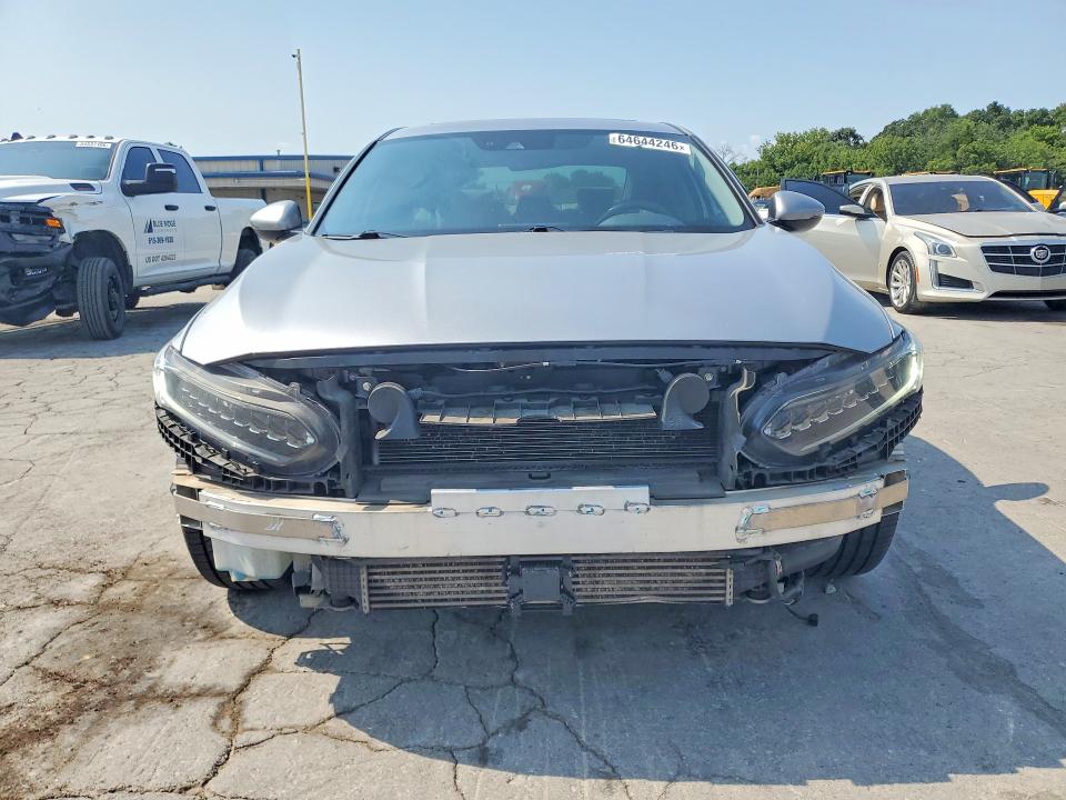 Photo 5 from auction – 2018 HONDA ACCORD with VIN 1HGCV1F97JA204995