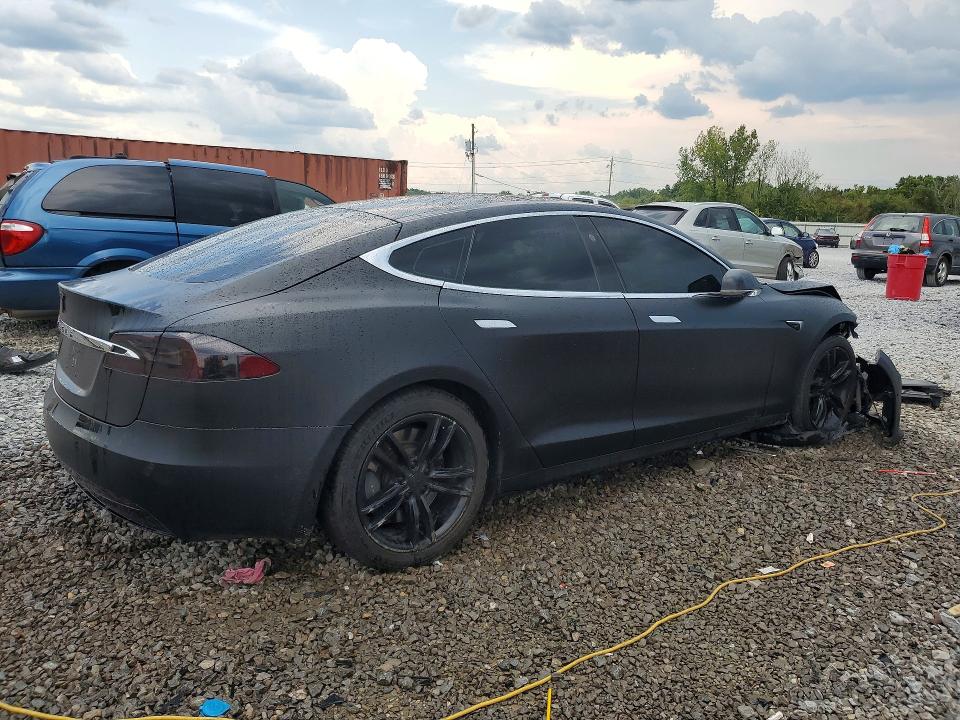 Photo 3 from auction – 2017 TESLA MODEL S with VIN 5YJSA1E14HF195286