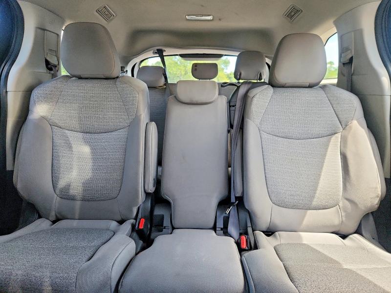 Photo 10 from auction – 2021 TOYOTA SIENNA with VIN 5TDKRKEC3MS048043