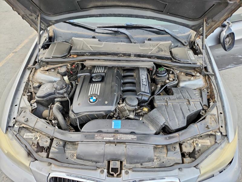 Photo 11 from auction – 2010 BMW 328 with VIN WBAPH5G58ANM70154