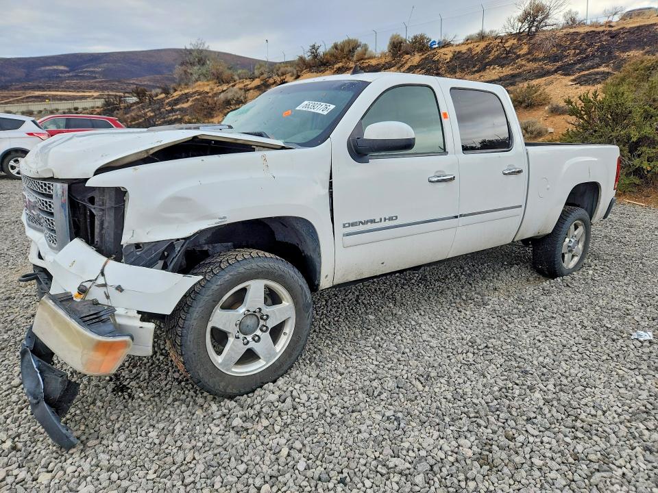 GMC SIERRA 2011 with VIN 1GT125C80BF190976 - Photo from auction