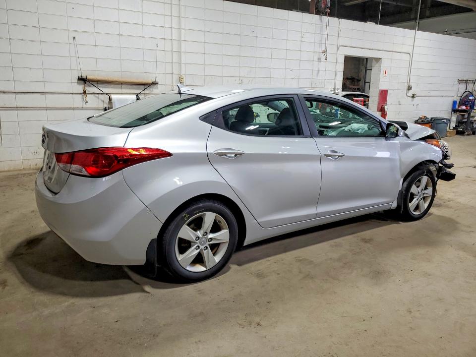 Photo 3 from auction – 2013 HYUNDAI ELANTRA with VIN KMHDH4AE1DU009795
