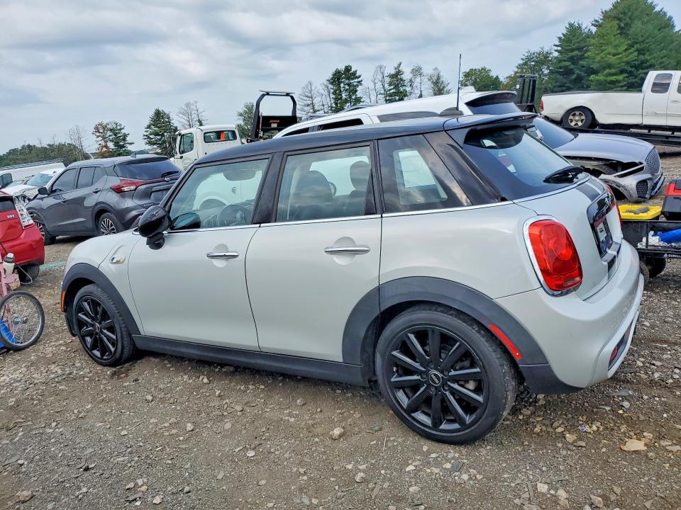 Photo 2 from auction – 2016 MINI COOPER with VIN WMWXU3C57G2D30227