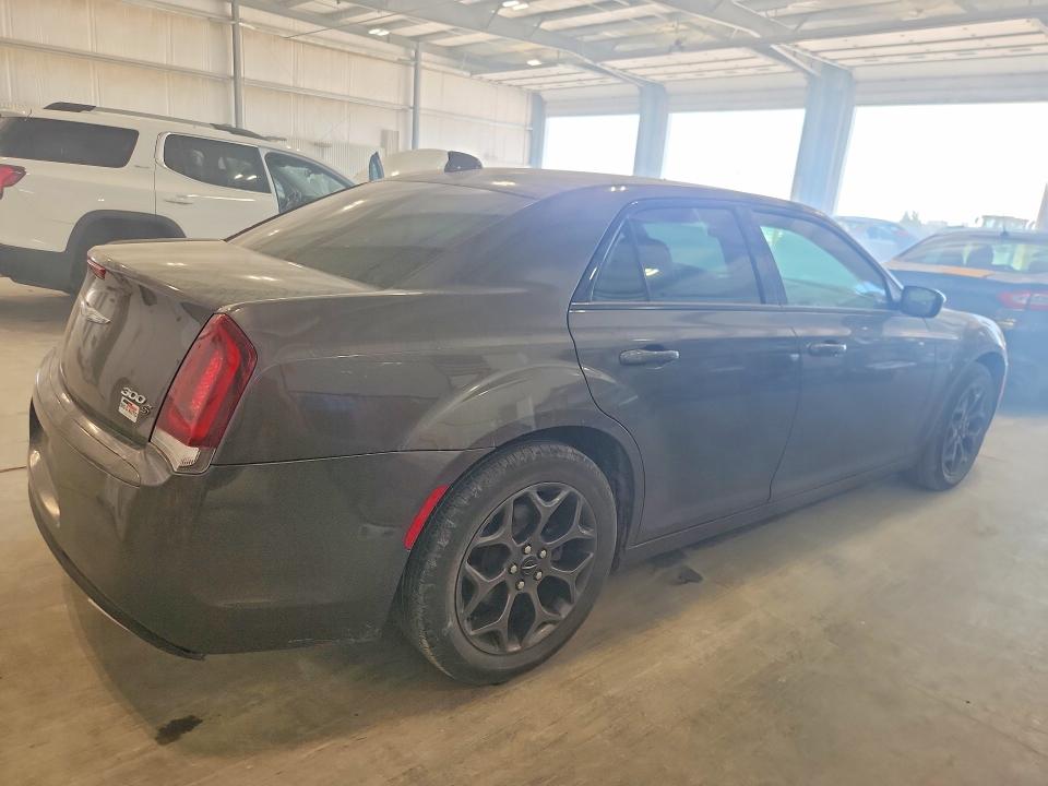 Photo 3 from auction – 2018 CHRYSLER 300 with VIN 2C3CCAGG4JH191839