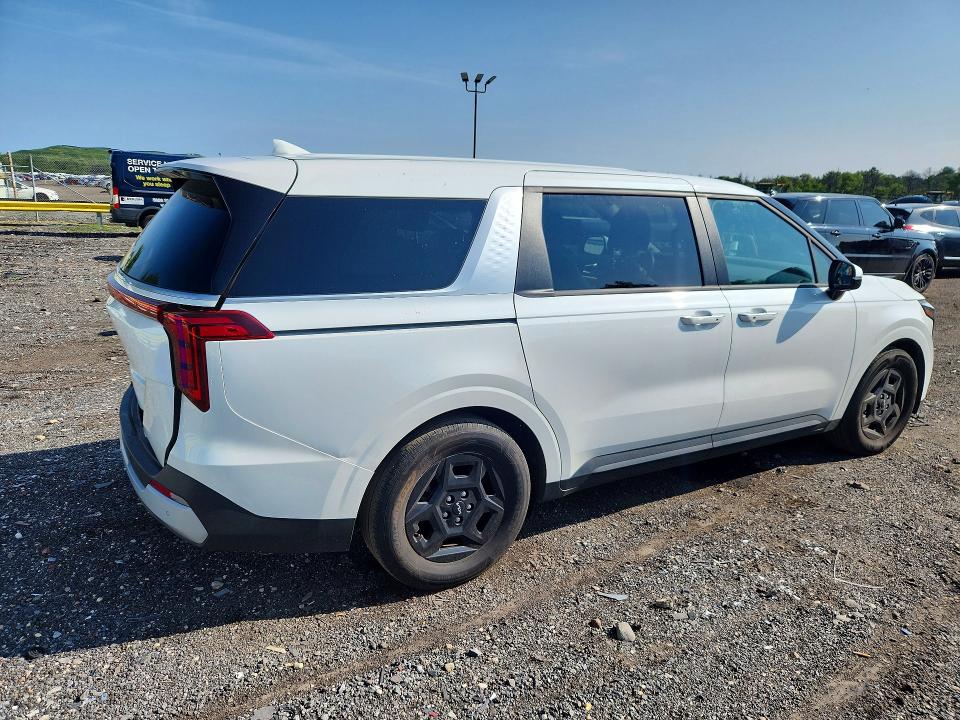 Photo 3 from auction – 2025 KIA CARNIVAL with VIN KNDNB5K34S6475963