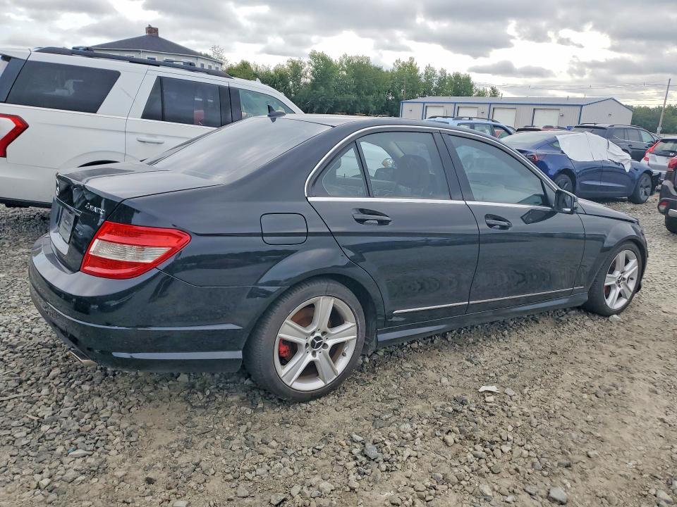 Photo 3 from auction – 2011 MERCEDES-BENZ C with VIN WDDGF8BB0BR156571