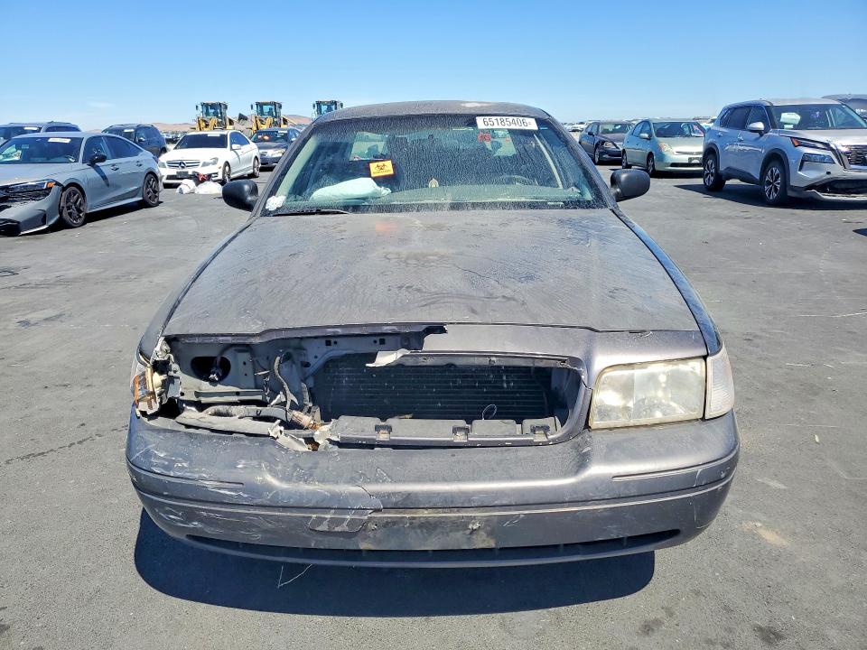 Photo 5 from auction – 2001 FORD CROWN VICTORIA with VIN 2FAFP71W91X127310