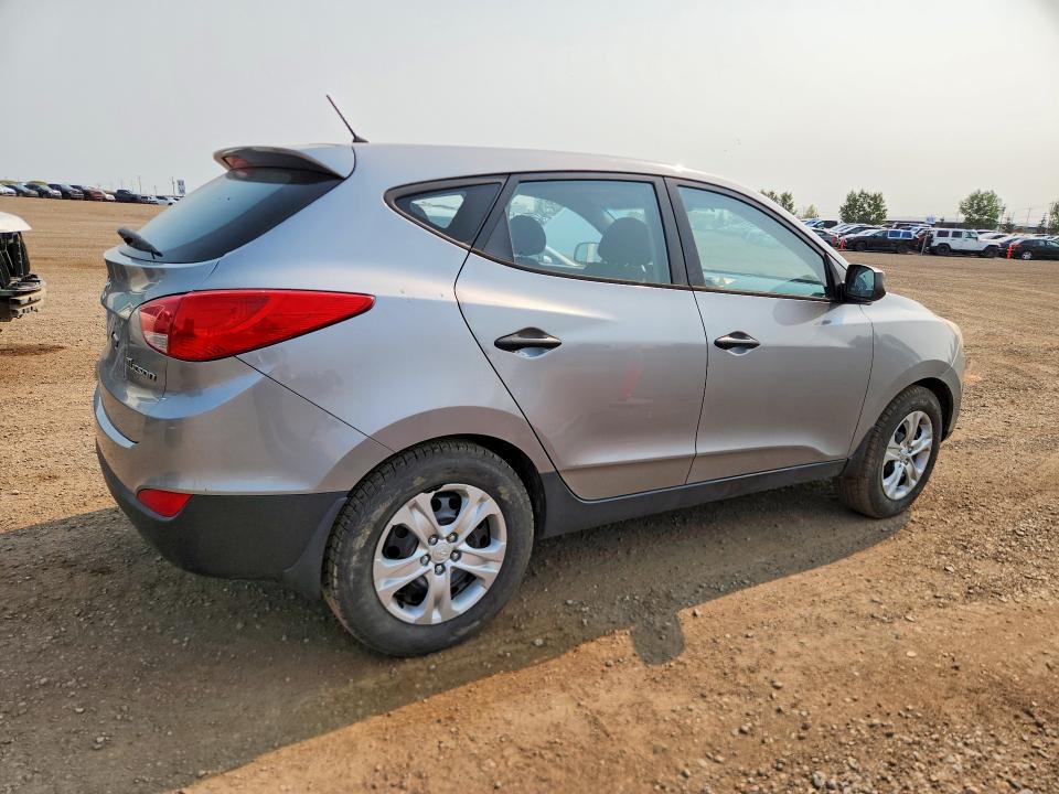 Photo 3 from auction – 2011 HYUNDAI TUCSON with VIN KM8JT3AC0BU217299