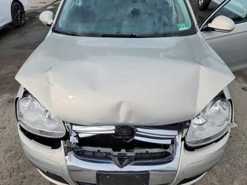 Photo 11 from auction – 2010 VOLKSWAGEN JETTA with VIN 3VWRZ7AJ9AM042255