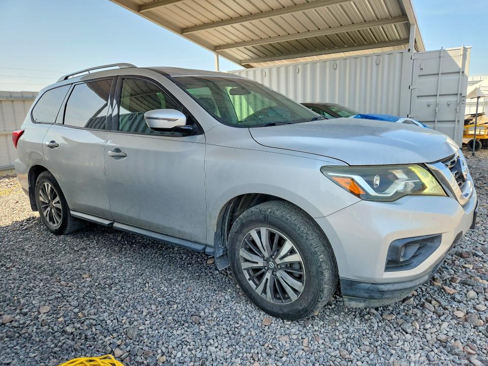 Photo 4 from auction – 2017 NISSAN PATHFINDER with VIN 5N1DR2MN9HC672881
