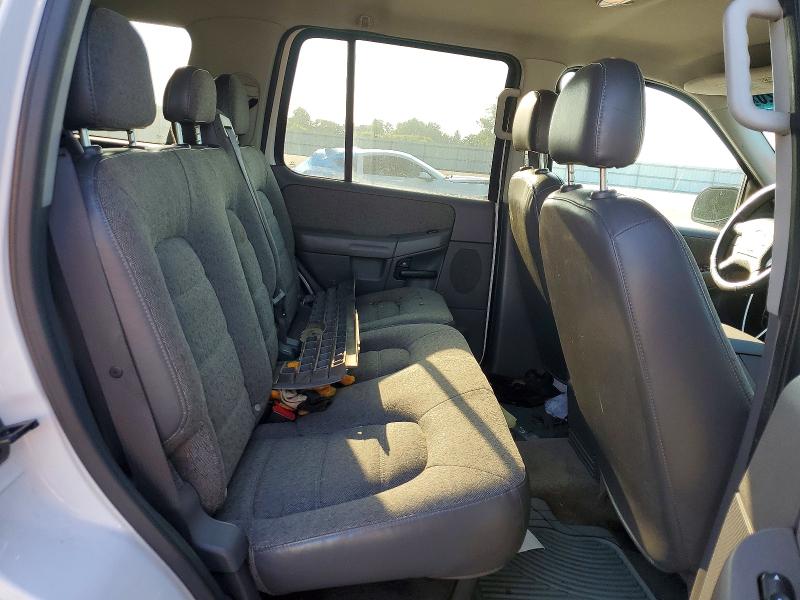 Photo 11 from auction – 2004 FORD EXPLORER with VIN 1FMZU72K94ZB19262