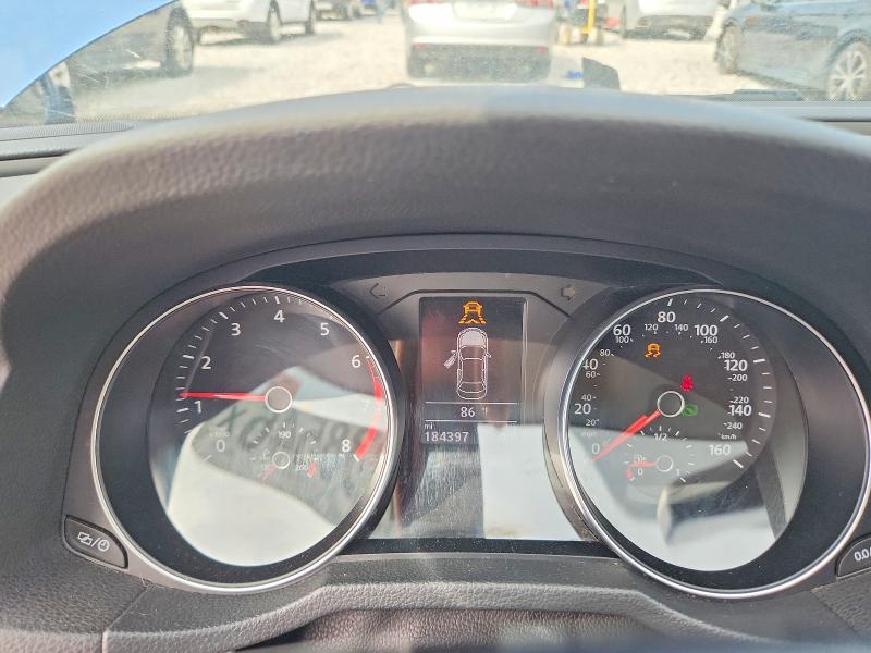 Photo 9 from auction – 2016 VOLKSWAGEN PASSAT with VIN 1VWBT7A34GC055283