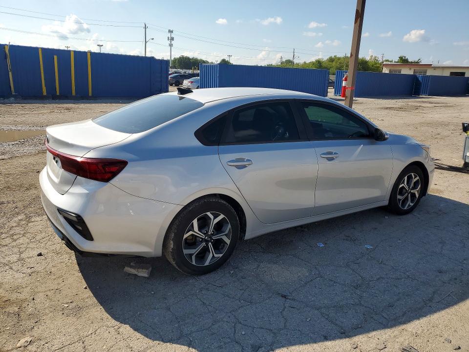 Photo 3 from auction – 2021 KIA FORTE with VIN 3KPF24AD2ME317918