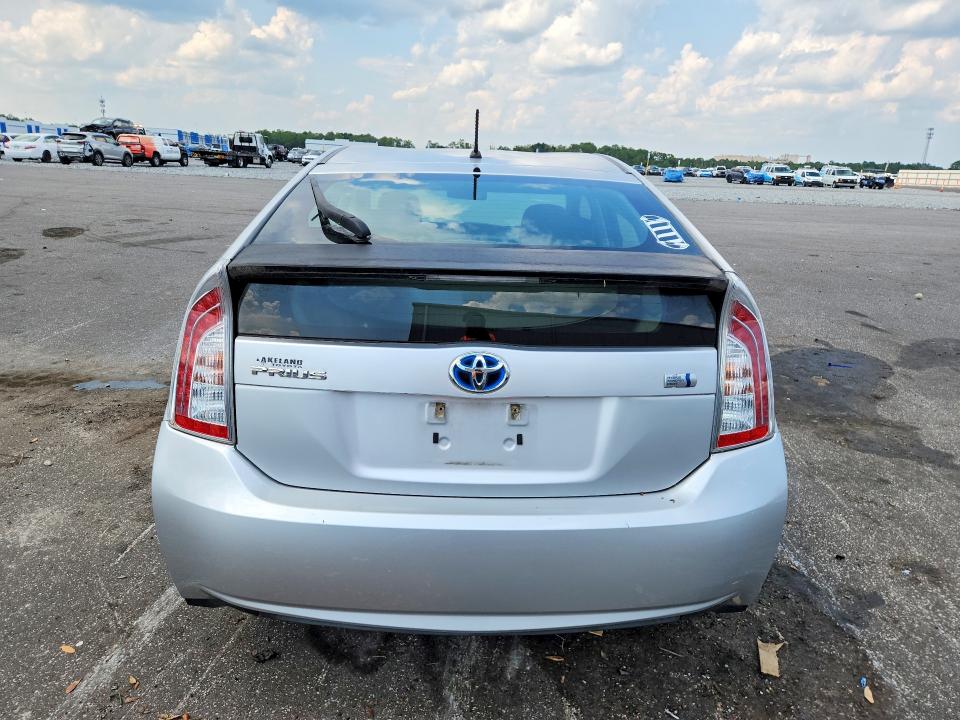 Photo 6 from auction – 2013 TOYOTA PRIUS with VIN JTDKN3DUXD5566104