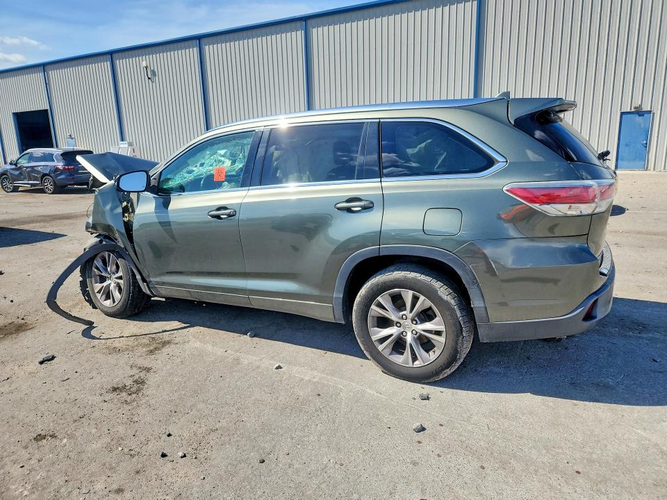 Photo 2 from auction – 2015 TOYOTA HIGHLANDER with VIN 5TDKKRFH8FS090833