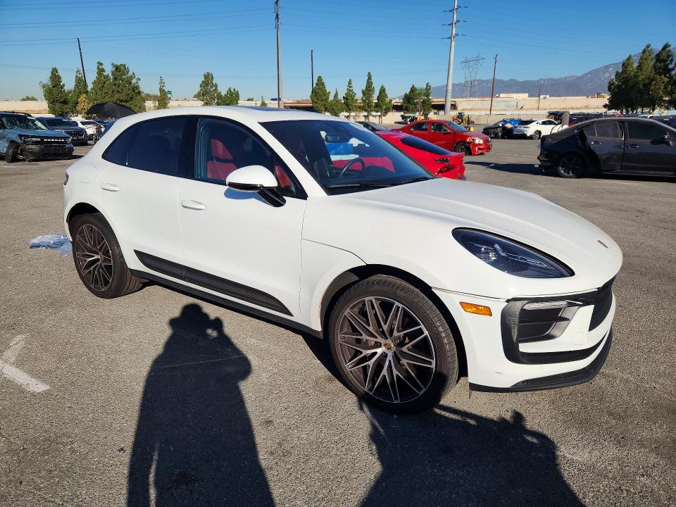 Photo 4 from auction – 2022 PORSCHE MACAN with VIN WP1AA2A57NLB11883