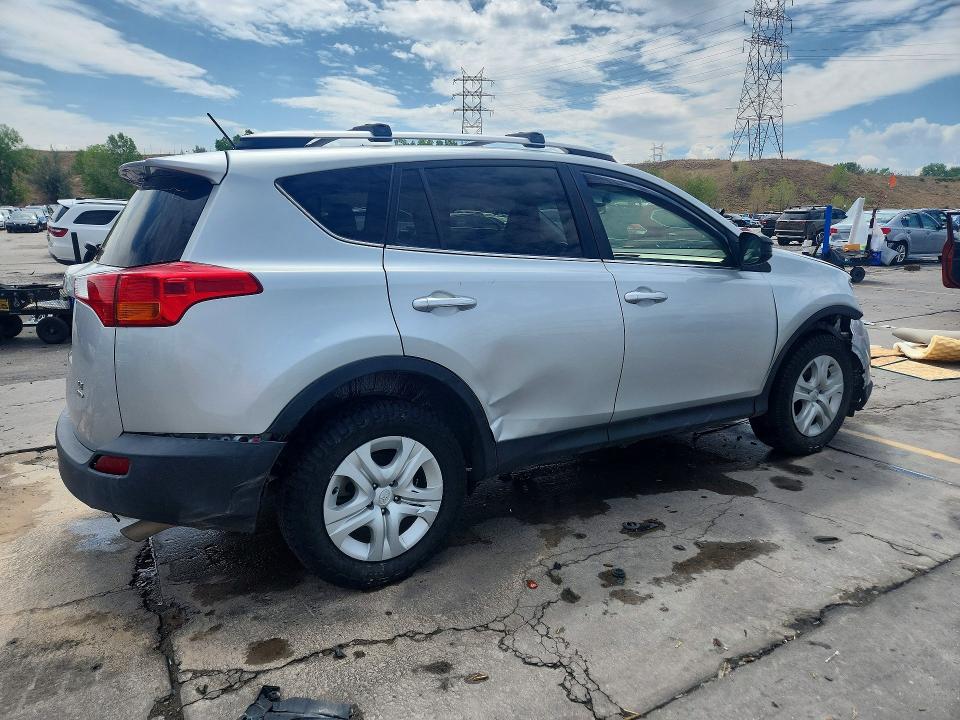 Zdjęcie 3 z aukcji – 2015 TOYOTA RAV4 z VIN JTMBFREV8FJ033864