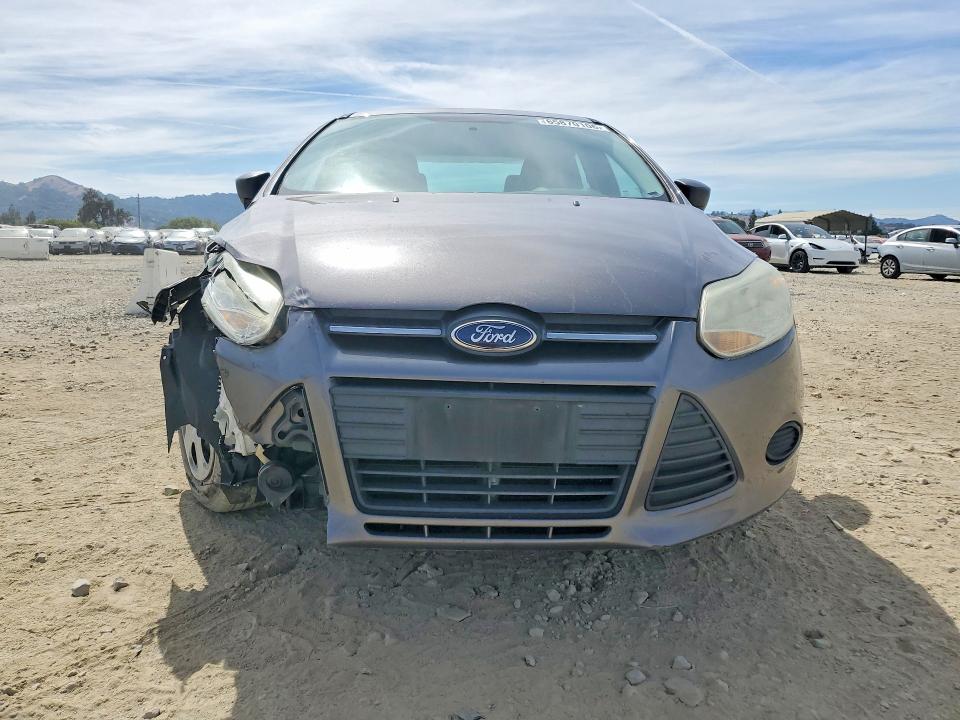 Снимка 5 от търг – 2014 FORD FOCUS с VIN 1FADP3E27EL287342
