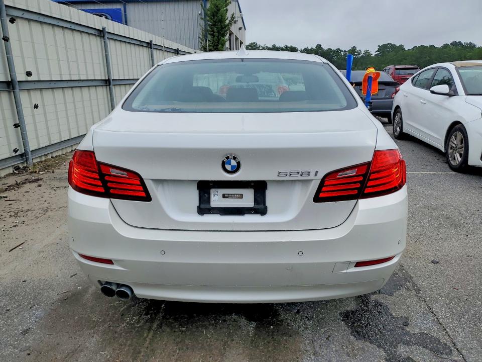 Photo 6 from auction – 2016 BMW 528 with VIN WBA5A5C54GG348275