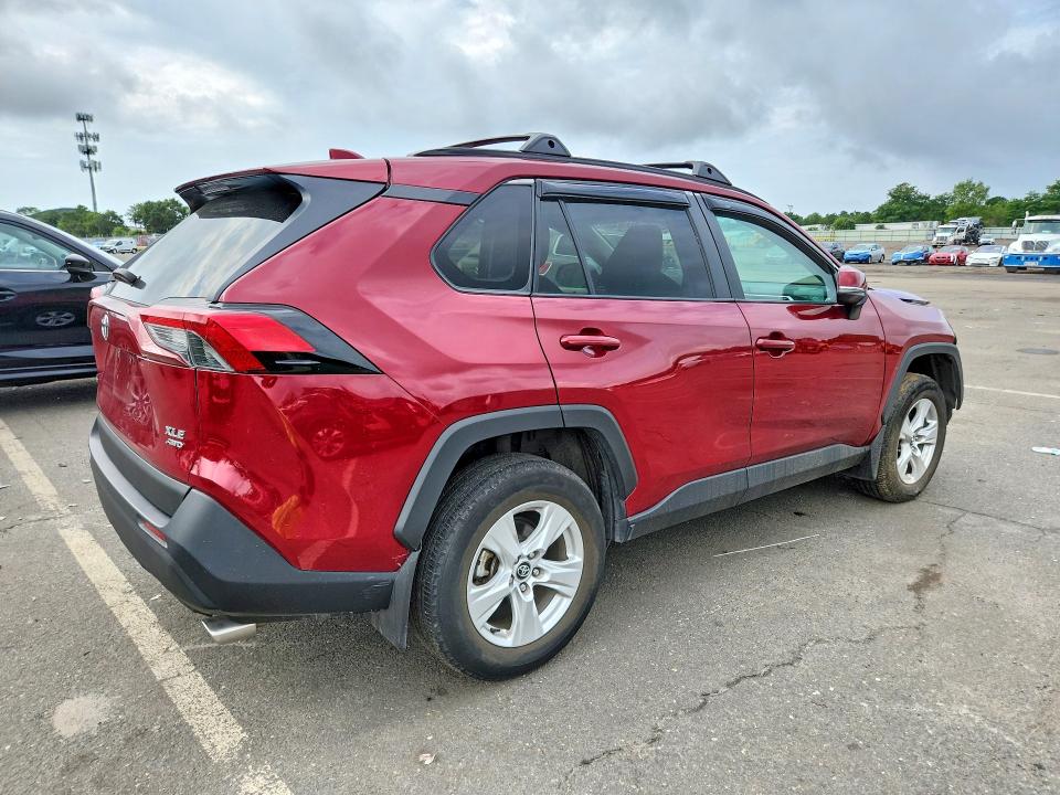 Photo 3 from auction – 2020 TOYOTA RAV4 with VIN 2T3P1RFV8LW133494
