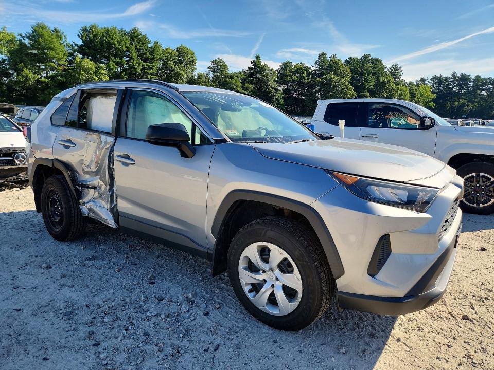 Photo 4 from auction – 2019 TOYOTA RAV4 with VIN 2T3F1RFV8KW047726